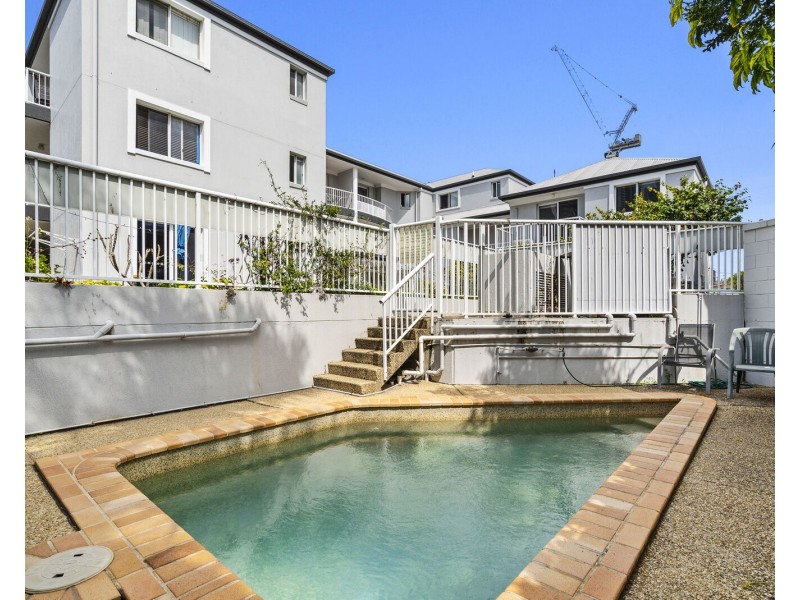 3/25-27 Darrambal Street, Surfers Paradise QLD 4217