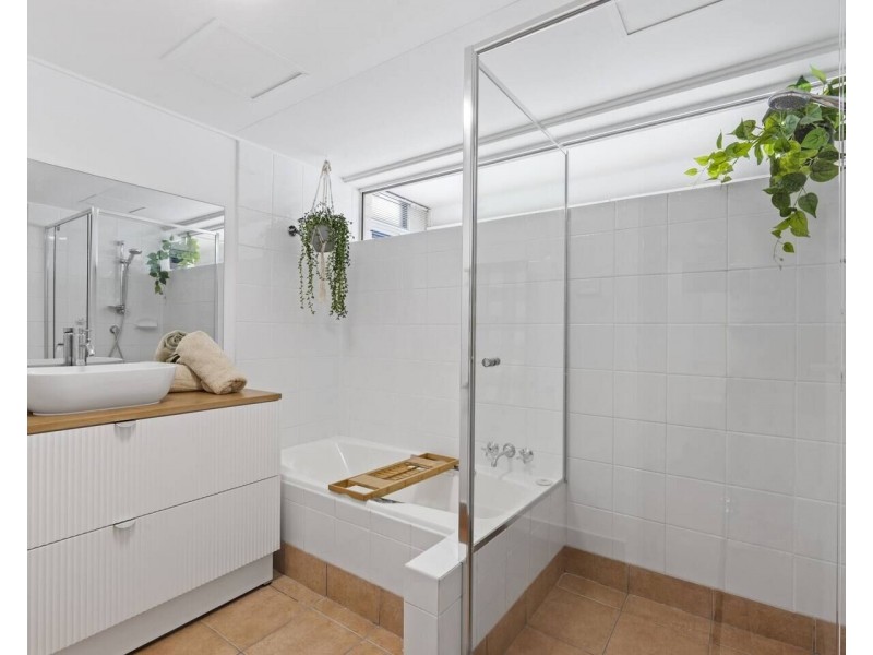 10/32 Powell Crescent, Coolangatta QLD 4225