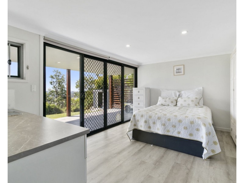 4 Aethalia Street, Currumbin Waters QLD 4223