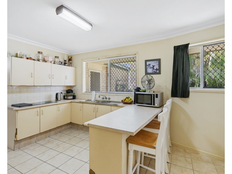 62 Tallebudgera Drive, Palm Beach QLD 4221