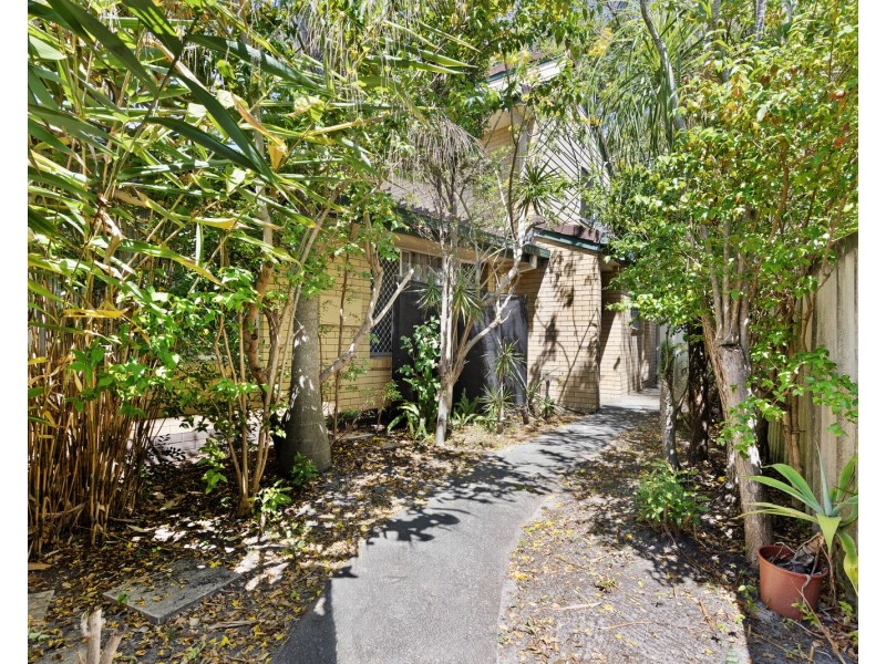 62 Tallebudgera Drive, Palm Beach QLD 4221