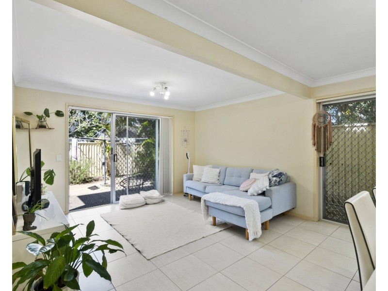 62 Tallebudgera Drive, Palm Beach QLD 4221