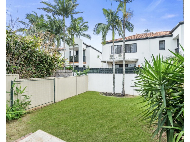 24/2 Karbunya Street, Mermaid Waters QLD 4218
