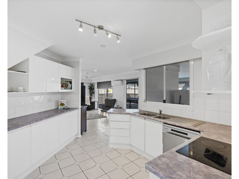 1 Mollys Place, Currumbin Waters QLD 4223