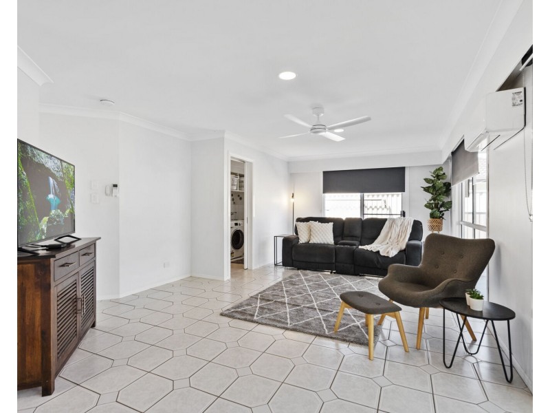 1 Mollys Place, Currumbin Waters QLD 4223