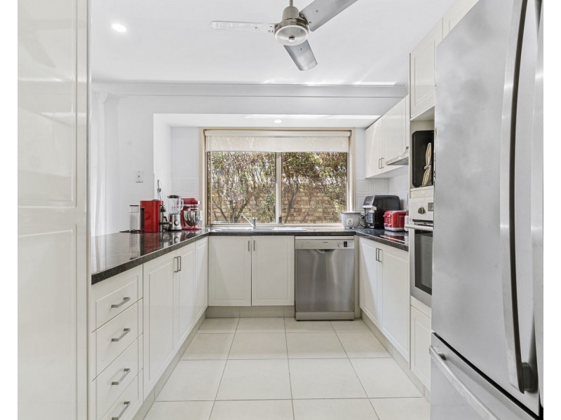 34 Hillsborough Close, Robina QLD 4226