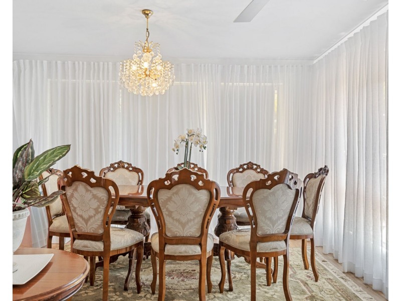 34 Hillsborough Close, Robina QLD 4226