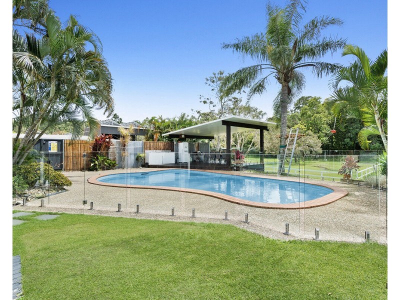 8 Larch Street, Tallebudgera QLD 4228