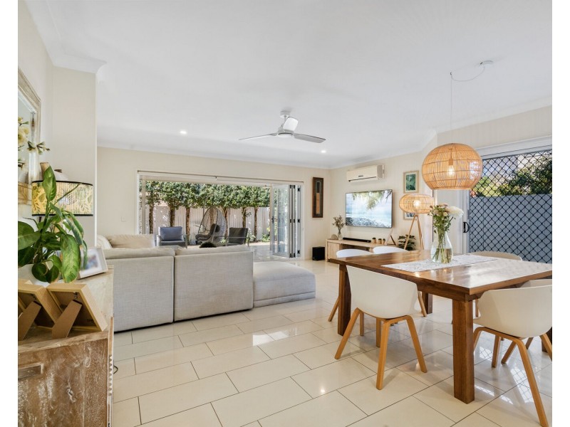 2/83 Tahiti Avenue, Palm Beach QLD 4221