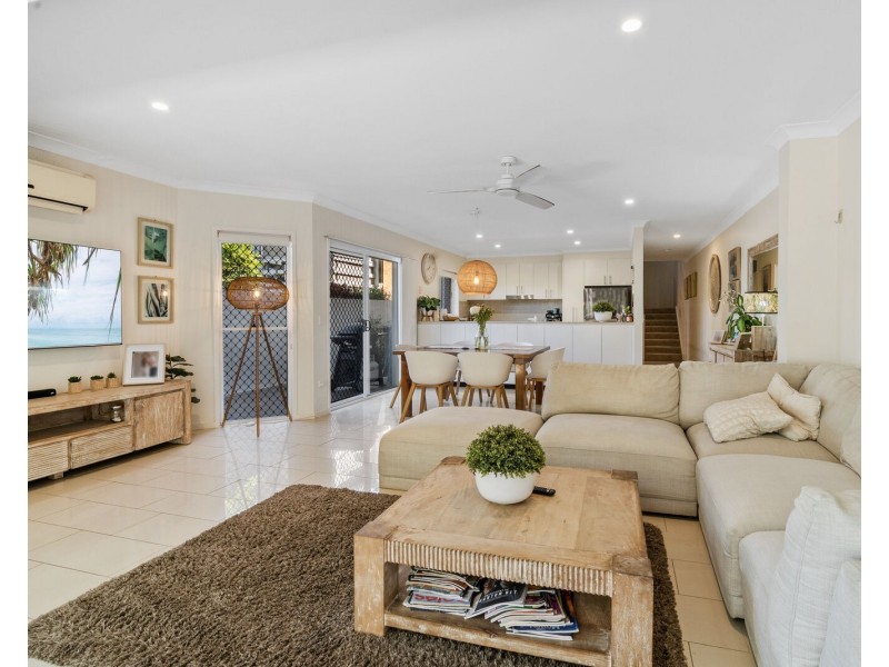 2/83 Tahiti Avenue, Palm Beach QLD 4221