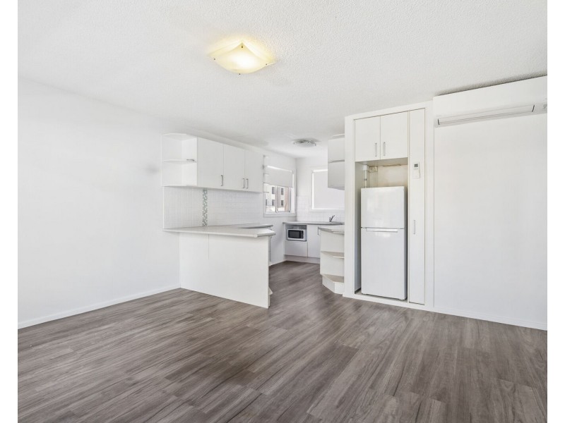 1/26B Eden Avenue, Coolangatta QLD 4225