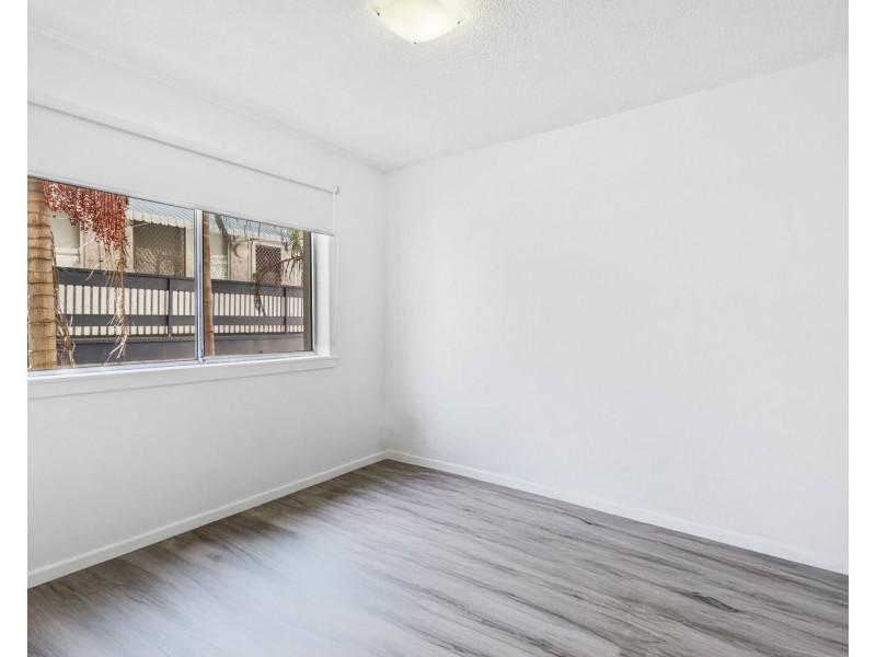 1/26B Eden Avenue, Coolangatta QLD 4225