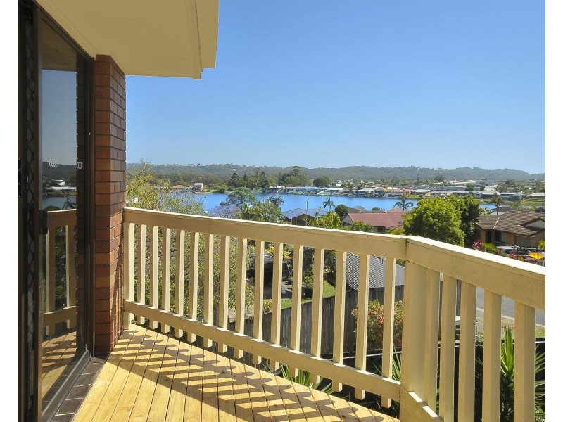 2/9 Daisy Street, Elanora QLD 4221