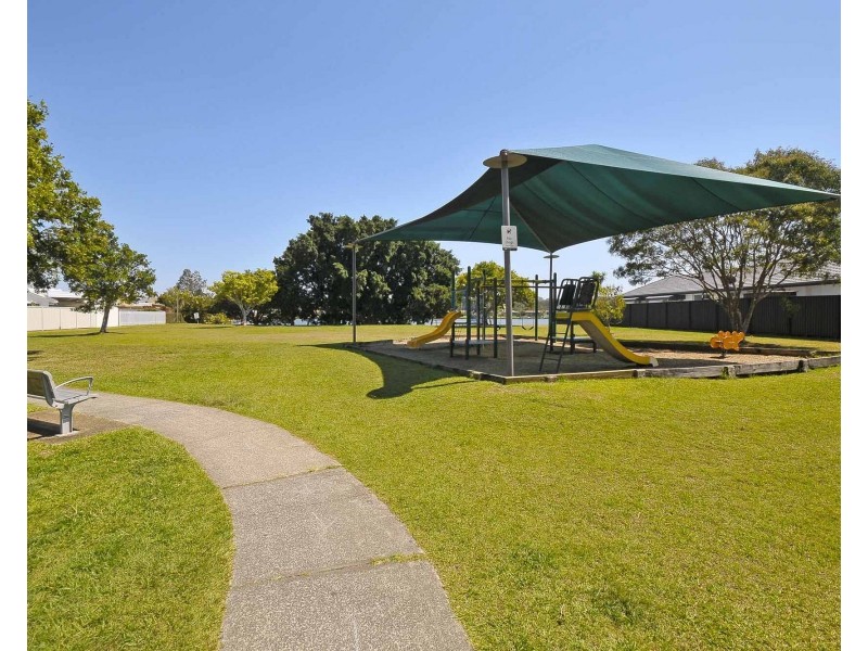 2/9 Daisy Street, Elanora QLD 4221