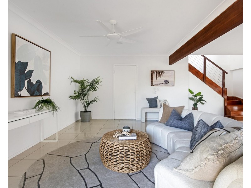 1 Remount Place, Carrara QLD 4211