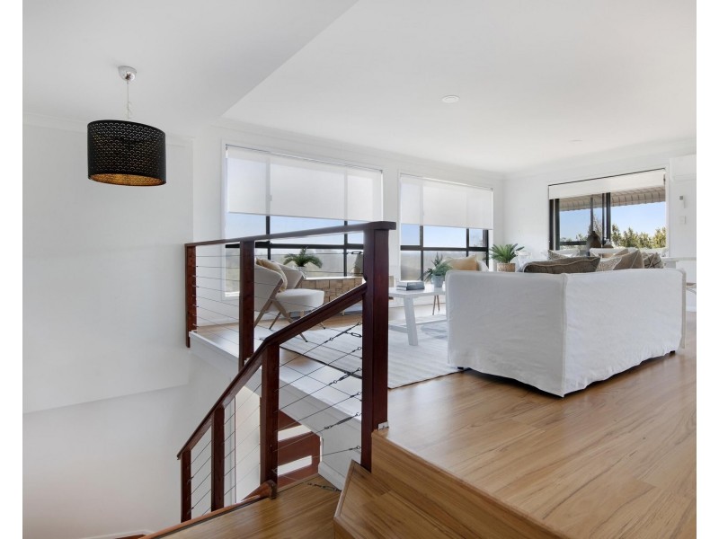 1 Remount Place, Carrara QLD 4211