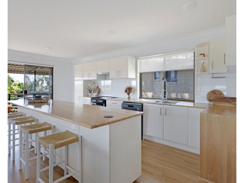 1 Remount Place, Carrara QLD 4211