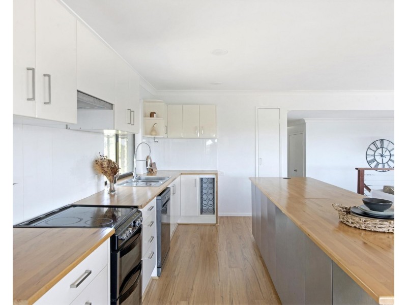 1 Remount Place, Carrara QLD 4211