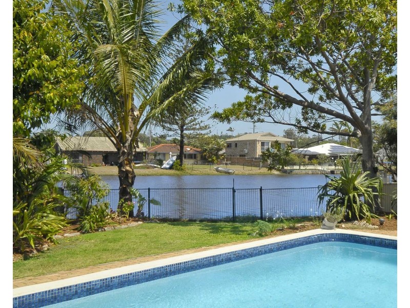 124 Tahiti Avenue, Palm Beach QLD 4221