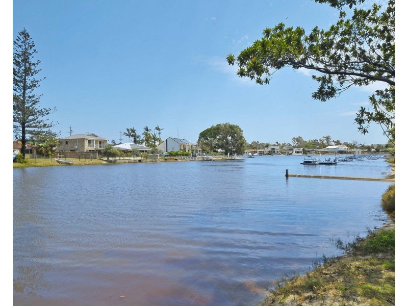 124 Tahiti Avenue, Palm Beach QLD 4221