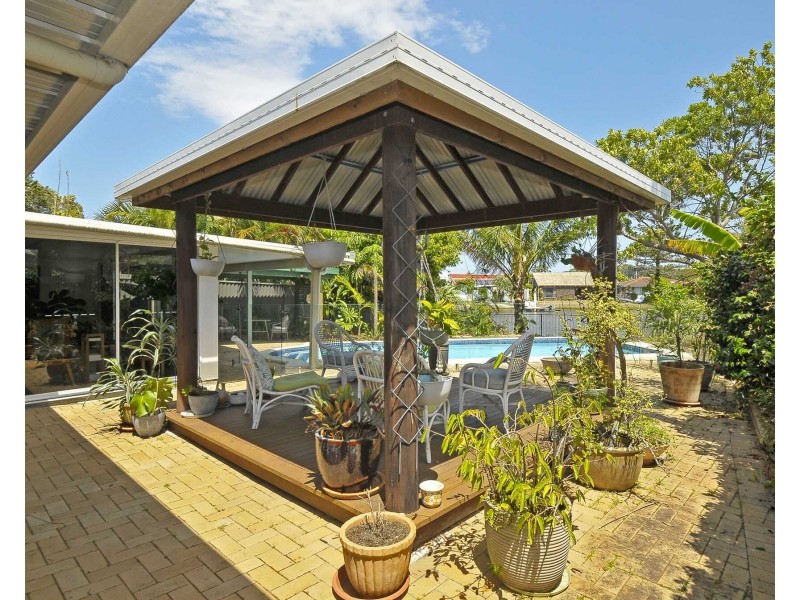 124 Tahiti Avenue, Palm Beach QLD 4221