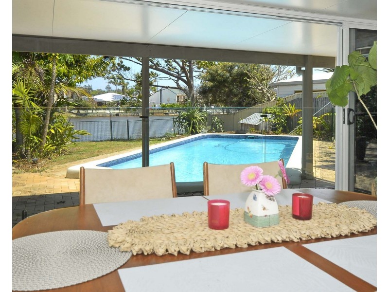 124 Tahiti Avenue, Palm Beach QLD 4221