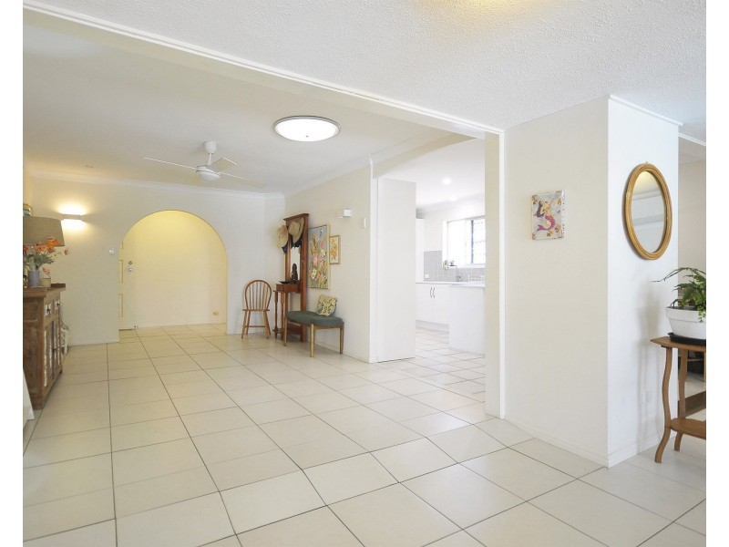 124 Tahiti Avenue, Palm Beach QLD 4221