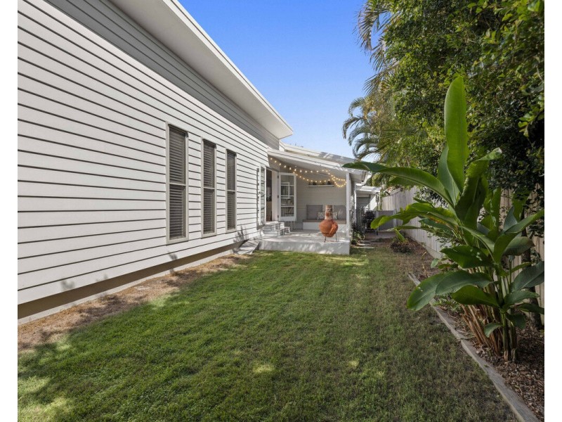 103 Sunshine Parade, Miami QLD 4220