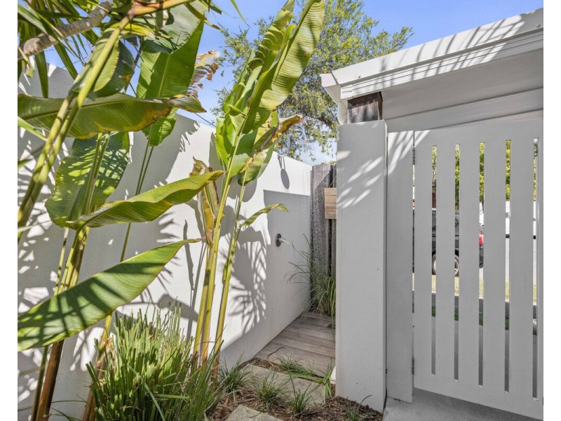 103 Sunshine Parade, Miami QLD 4220