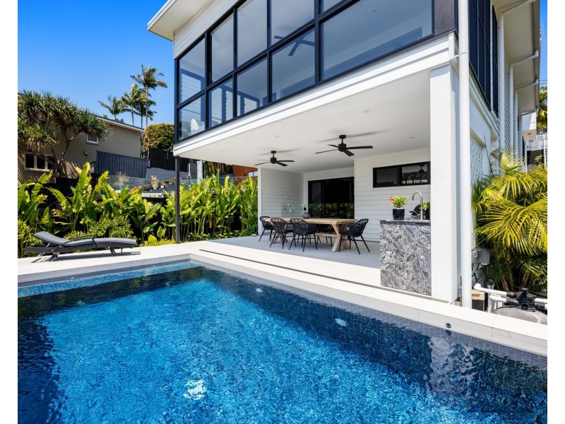 7 Tooloon Street, Coolangatta QLD 4225