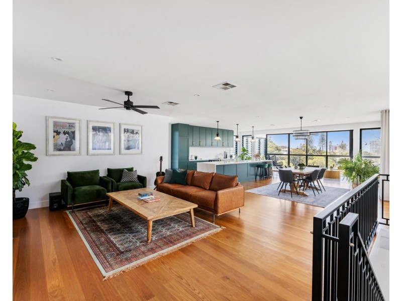 7 Tooloon Street, Coolangatta QLD 4225