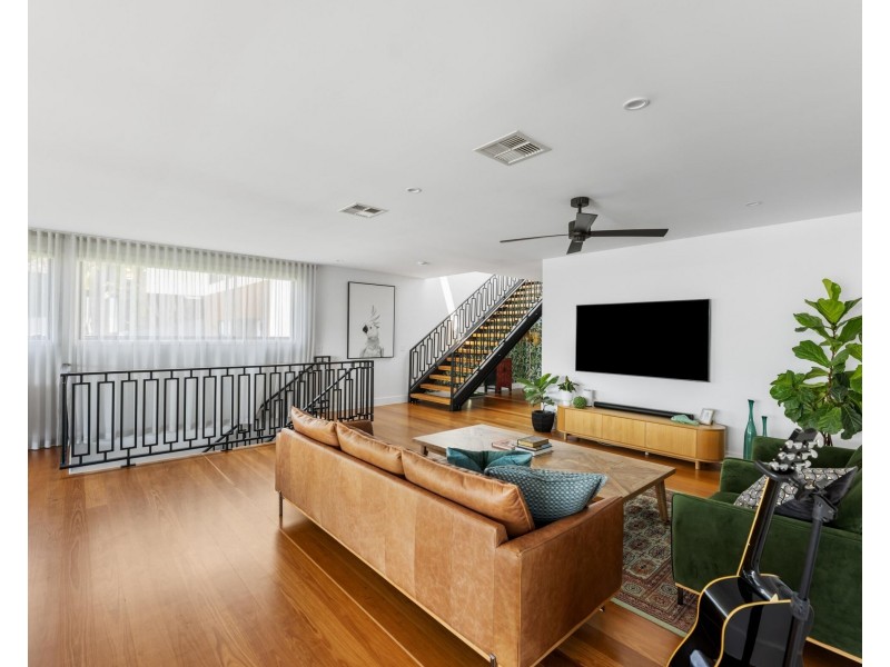 7 Tooloon Street, Coolangatta QLD 4225