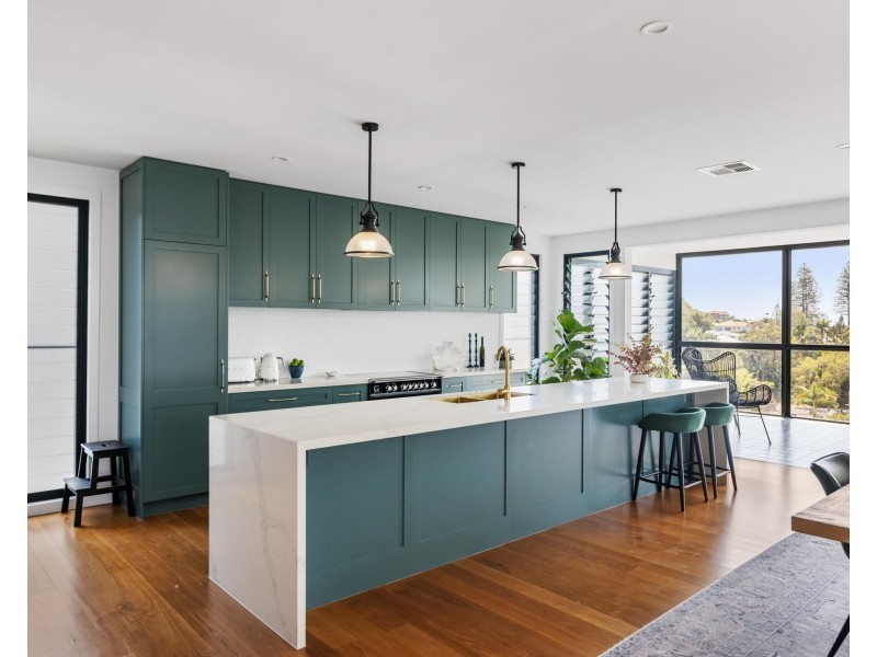 7 Tooloon Street, Coolangatta QLD 4225