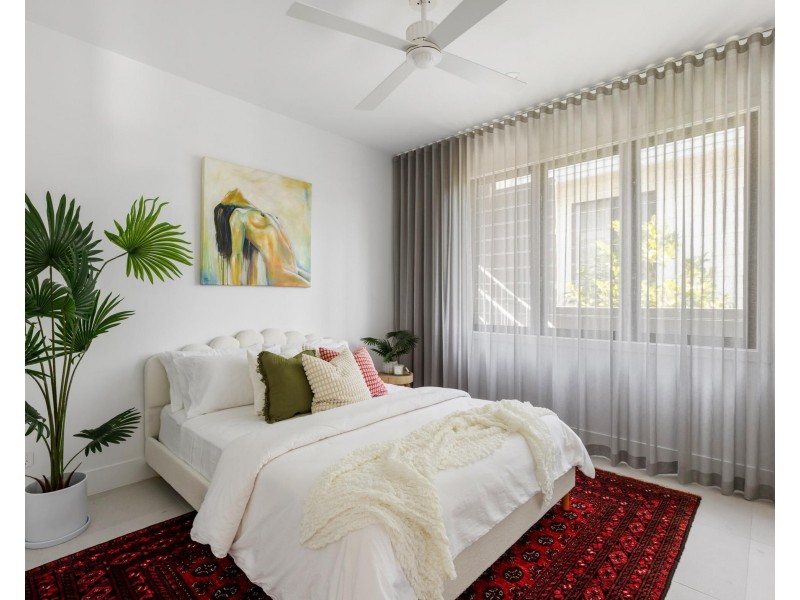 7 Tooloon Street, Coolangatta QLD 4225