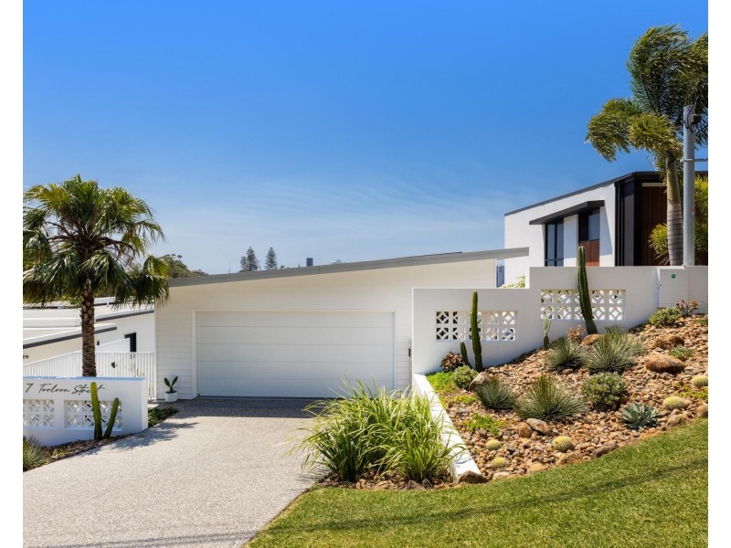 7 Tooloon Street, Coolangatta QLD 4225