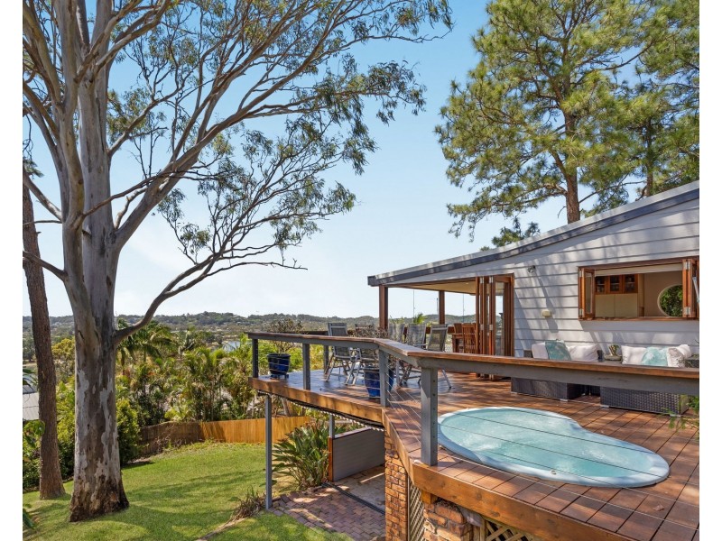 4 Bicton Court, Elanora QLD 4221