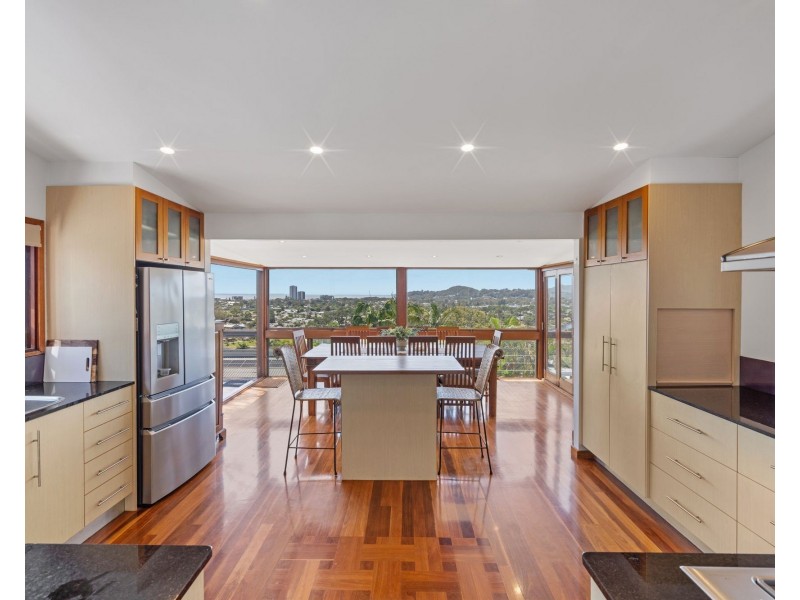 4 Bicton Court, Elanora QLD 4221