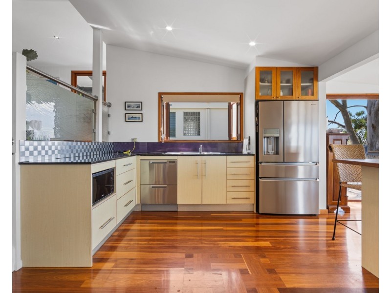 4 Bicton Court, Elanora QLD 4221