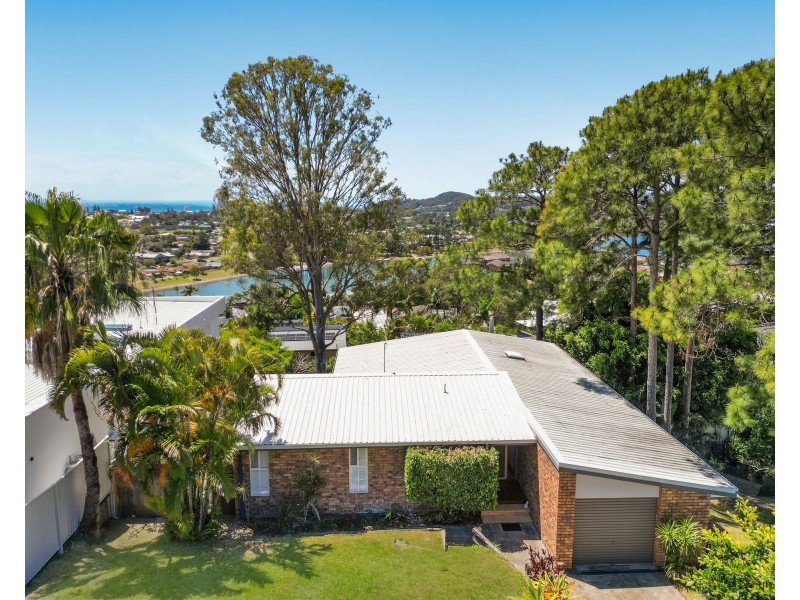 4 Bicton Court, Elanora QLD 4221