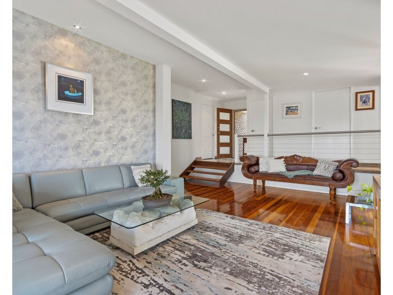 4 Bicton Court, Elanora QLD 4221