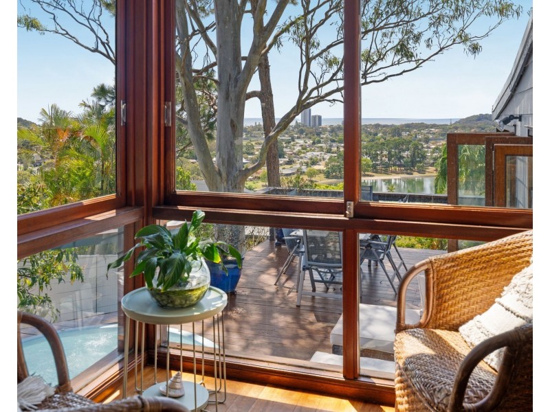 4 Bicton Court, Elanora QLD 4221