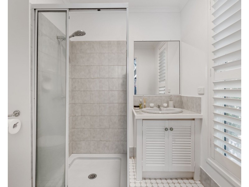 4 Bicton Court, Elanora QLD 4221