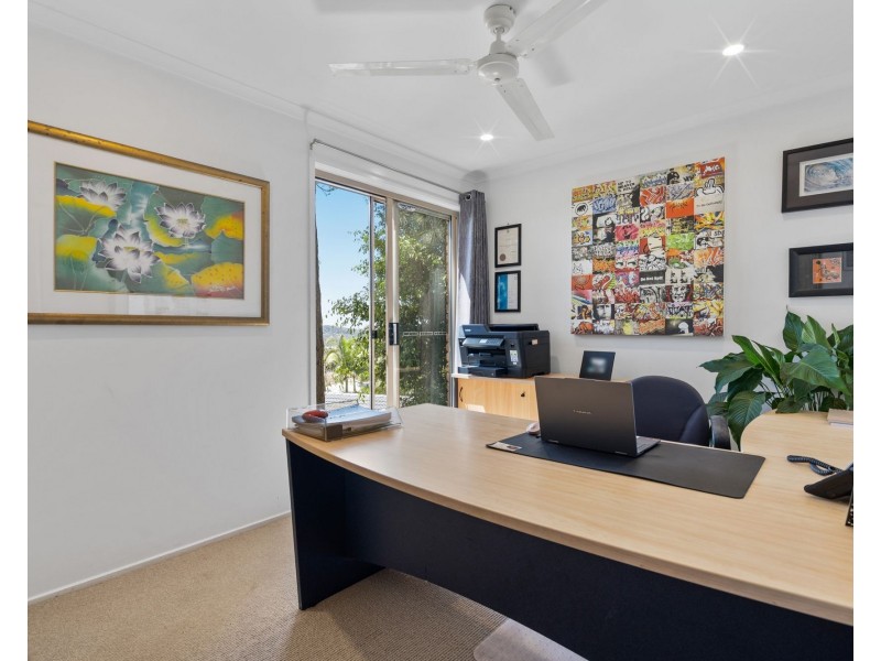 4 Bicton Court, Elanora QLD 4221