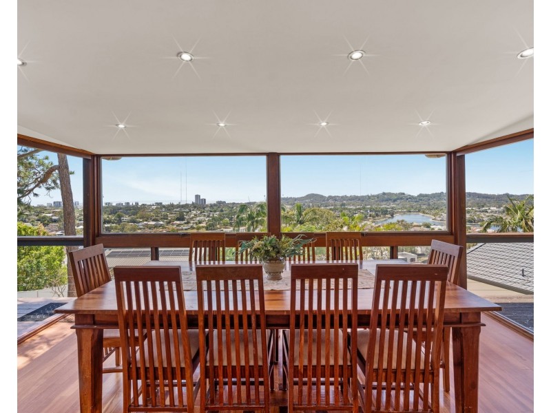 4 Bicton Court, Elanora QLD 4221