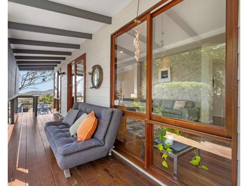 4 Bicton Court, Elanora QLD 4221