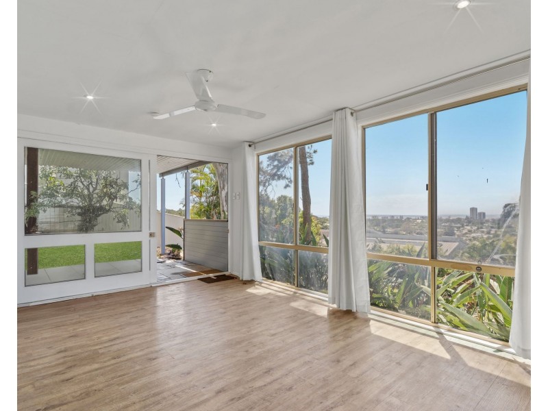 4 Bicton Court, Elanora QLD 4221