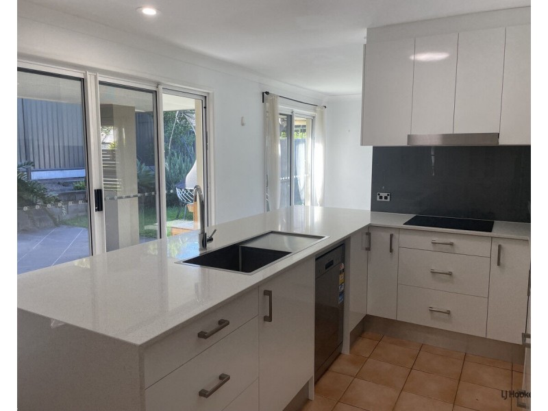 12 Seville Circuit, Burleigh Waters QLD 4220