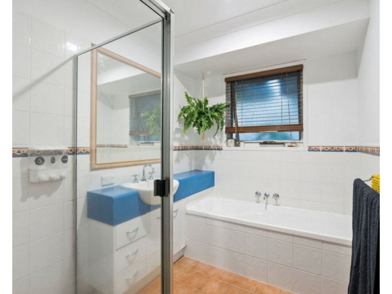 12 Seville Circuit, Burleigh Waters QLD 4220