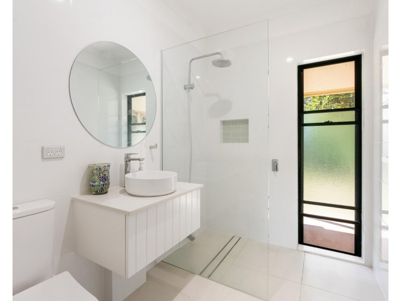 45 Larch Street, Tallebudgera QLD 4228