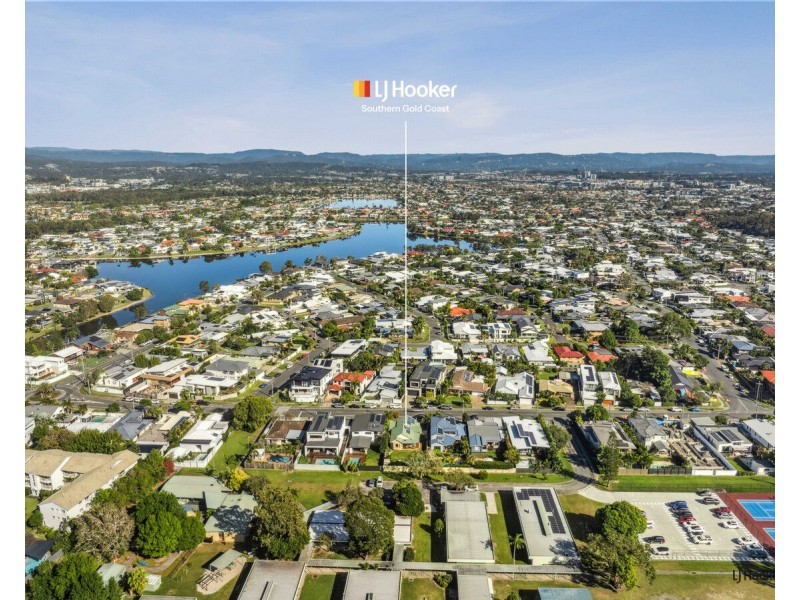 42 Acanthus Avenue, Burleigh Heads QLD 4220